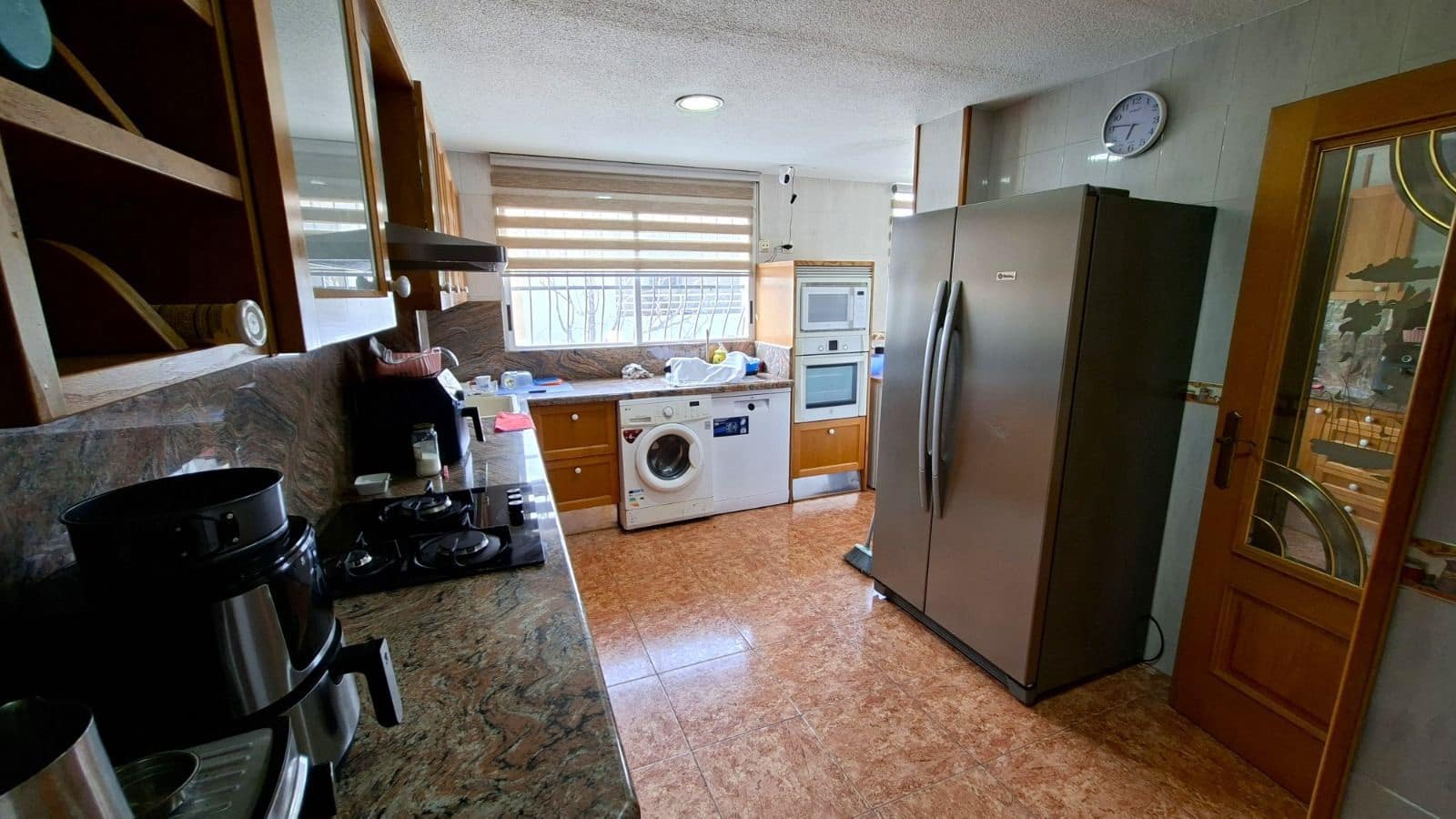 6 soverom Kjedet enebolig til salgs i Benidorm med svømmebasseng garasje - € 480 000 (Ref: 9974676)