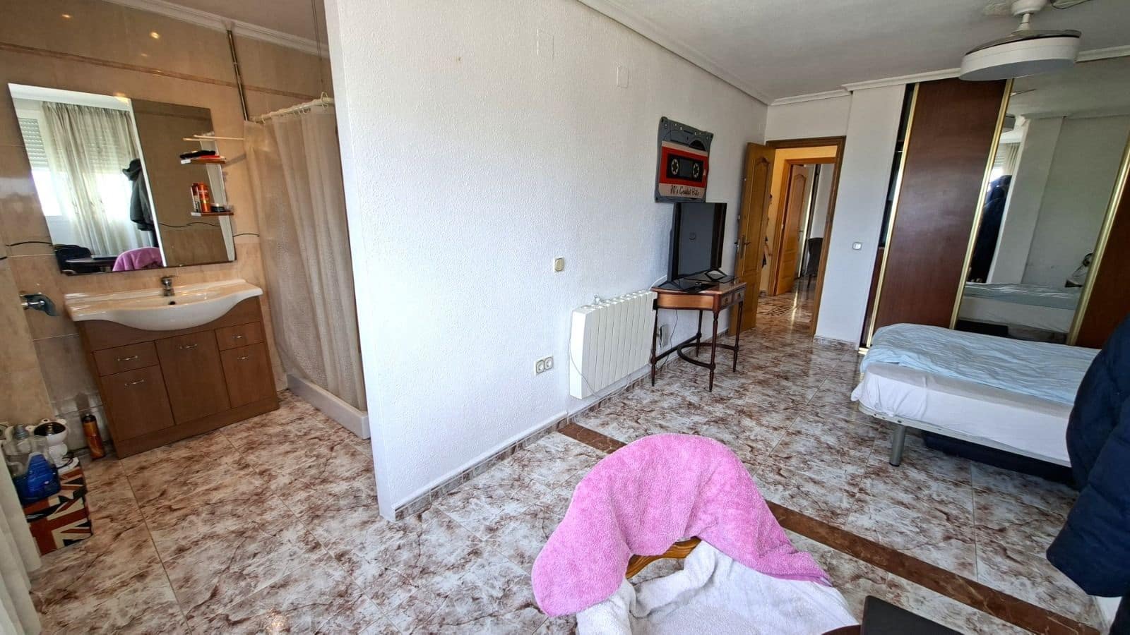 6 soverom Kjedet enebolig til salgs i Benidorm med svømmebasseng garasje - € 480 000 (Ref: 9974676)