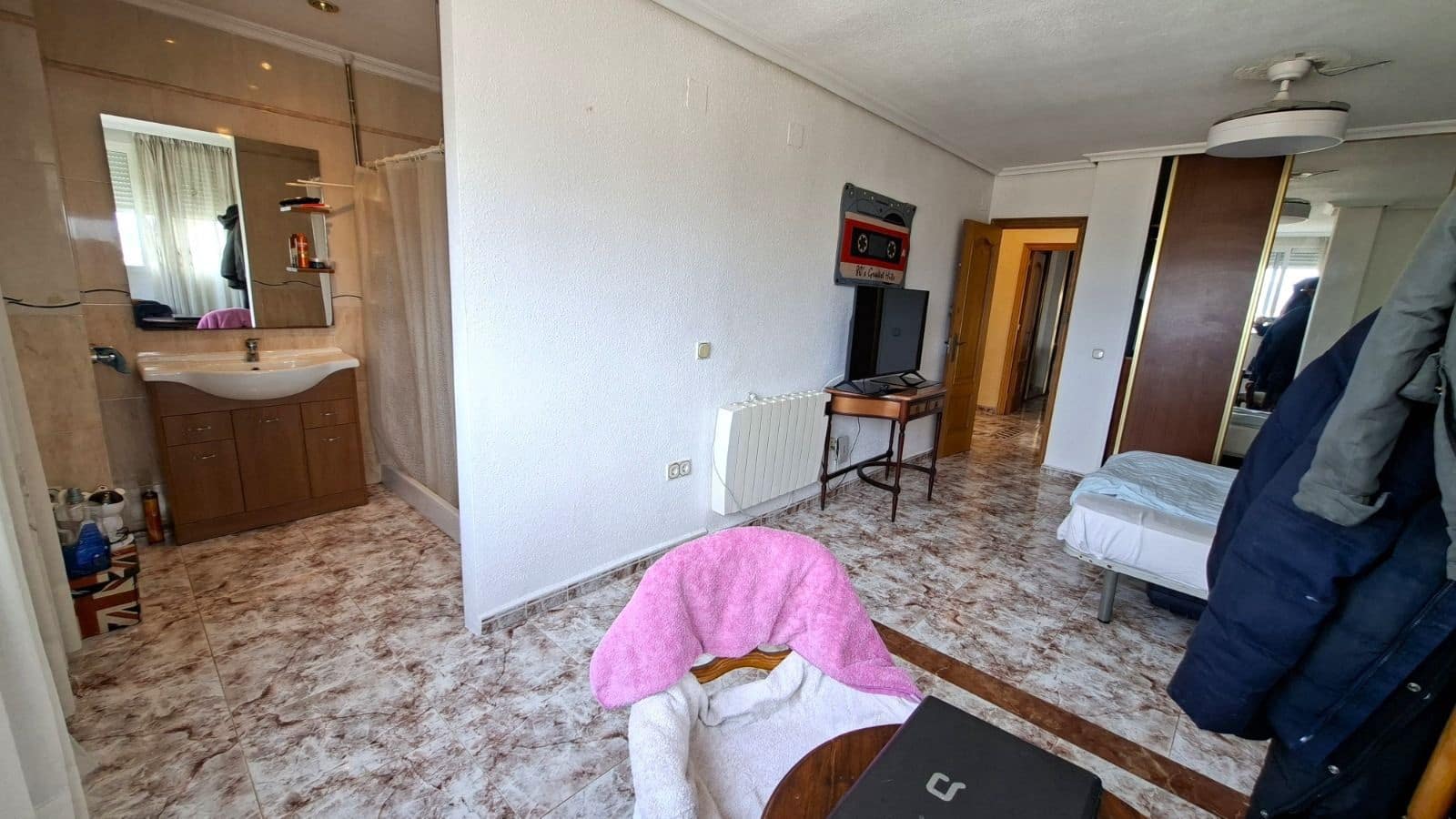6 soverom Kjedet enebolig til salgs i Benidorm med svømmebasseng garasje - € 480 000 (Ref: 9974676)