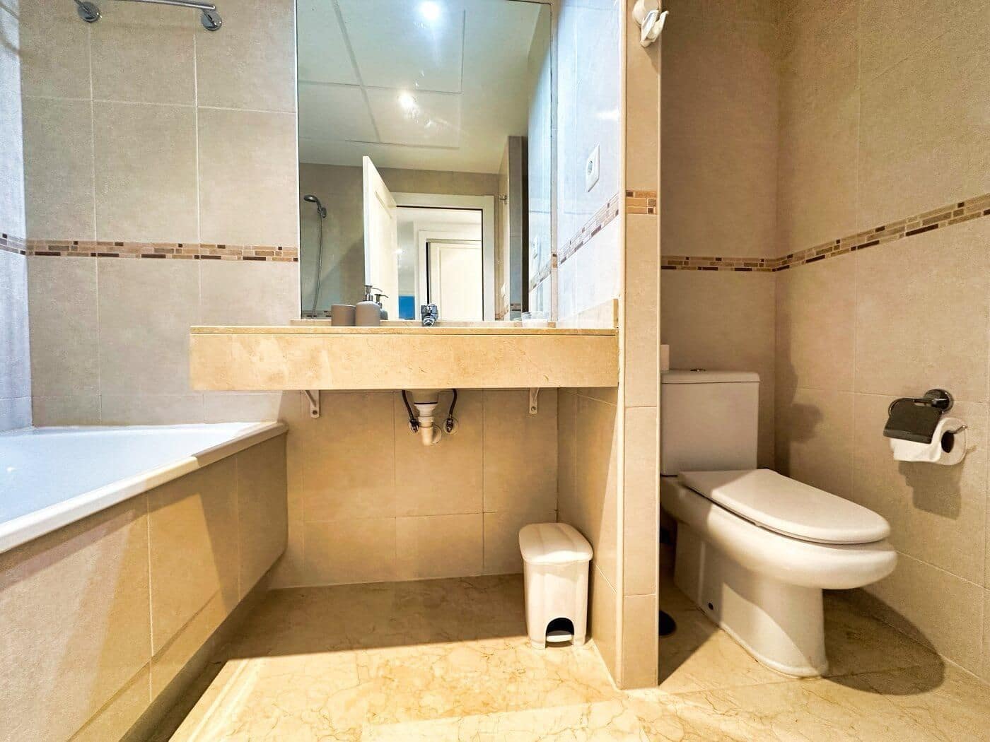 Piso de 2 habitaciones en Altea la Vella en alquiler con piscina garaje - 1.800 € (Ref: 9993830)