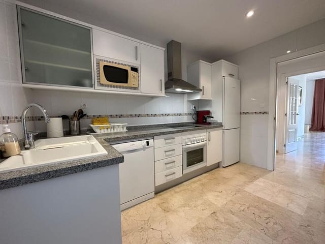 Piso de 2 habitaciones en Altea la Vella, Altea en alquiler con piscina garaje - 1.800 € (Ref: 9993830)
