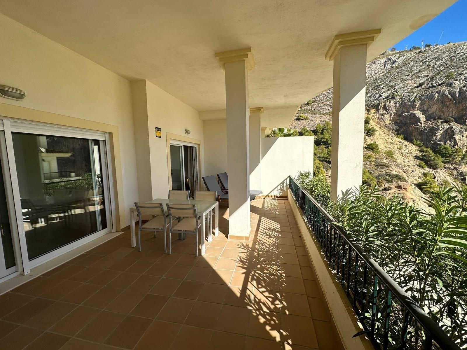 Piso de 2 habitaciones en Altea la Vella en alquiler con piscina garaje - 1.800 € (Ref: 9993830)