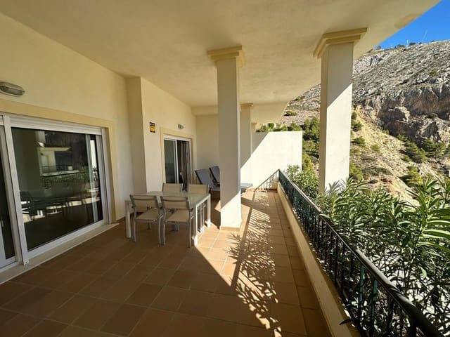 Piso de 2 habitaciones en Altea la Vella, Altea en alquiler con piscina garaje - 1.800 € (Ref: 9993830)