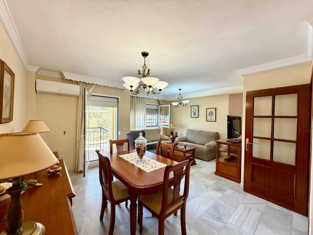 4 bedroom Terraced Villa for rent in Vélez-Málaga with pool garage - € 1,500 (Ref: 10020013)