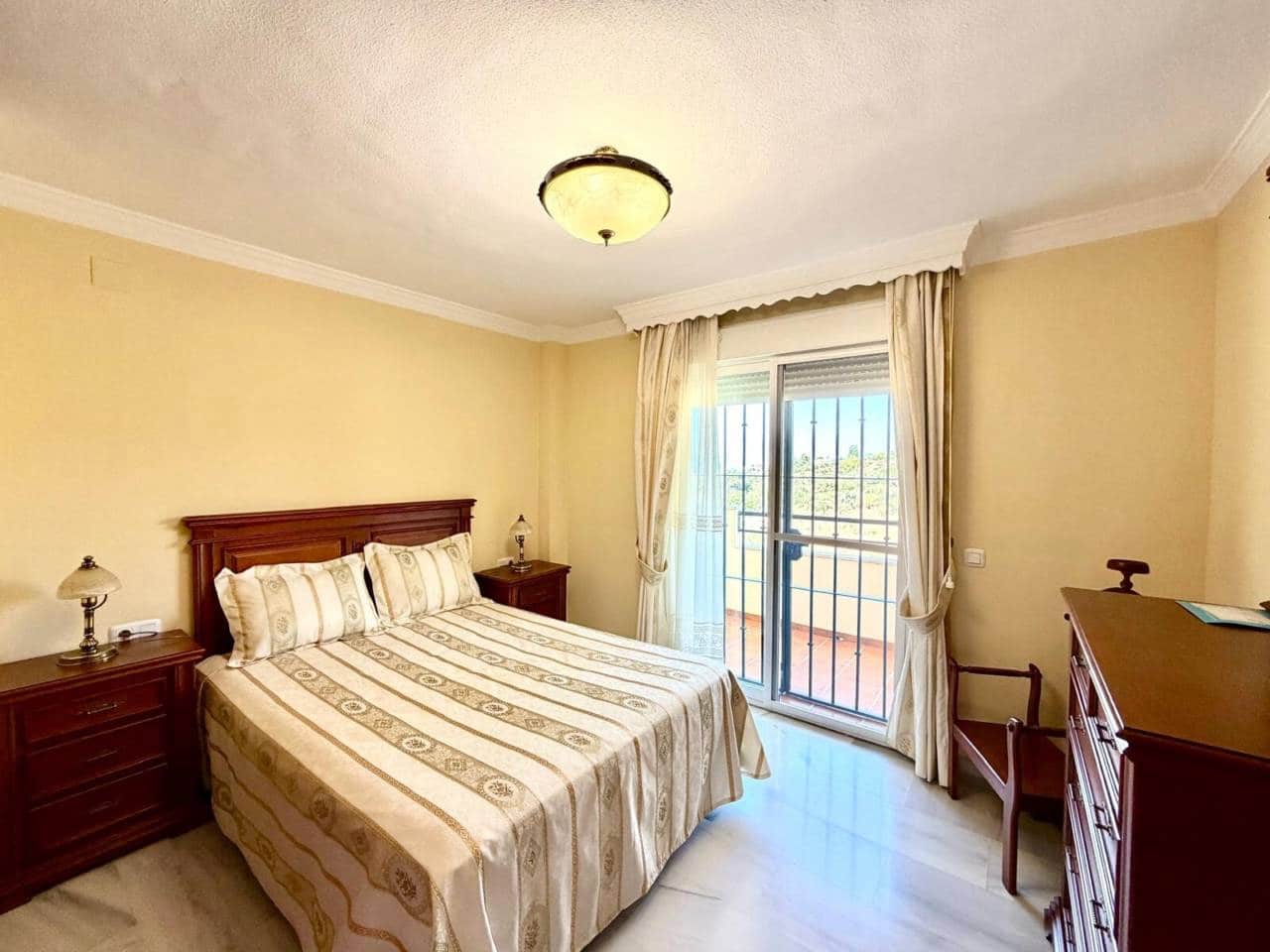 4 makuuhuone Rivitalo vuokrattavana paikassa Velez-Malaga mukana uima-altaan 
autotalli - 1 500 € (Ref: 10020013)