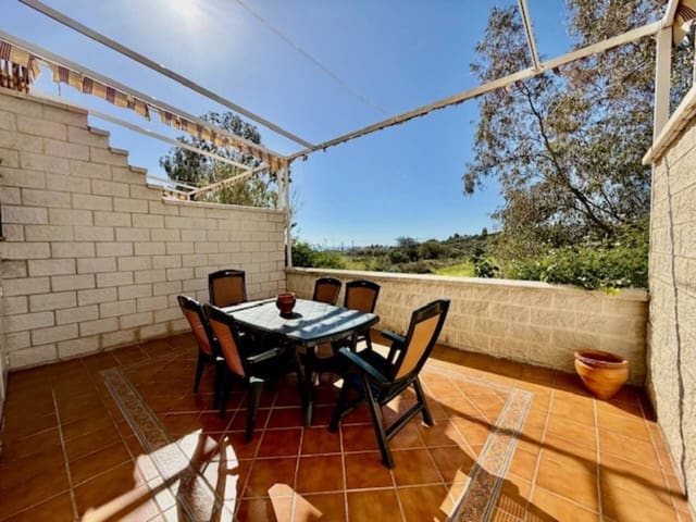 4 bedroom Terraced Villa for rent in Vélez-Málaga with pool garage - € 1,500 (Ref: 10020013)