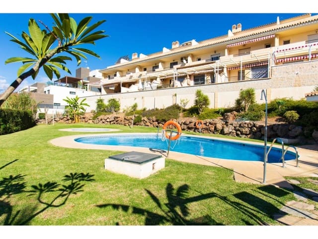 4 bedroom Terraced Villa for rent in Vélez-Málaga with pool garage - € 1,500 (Ref: 10020013)