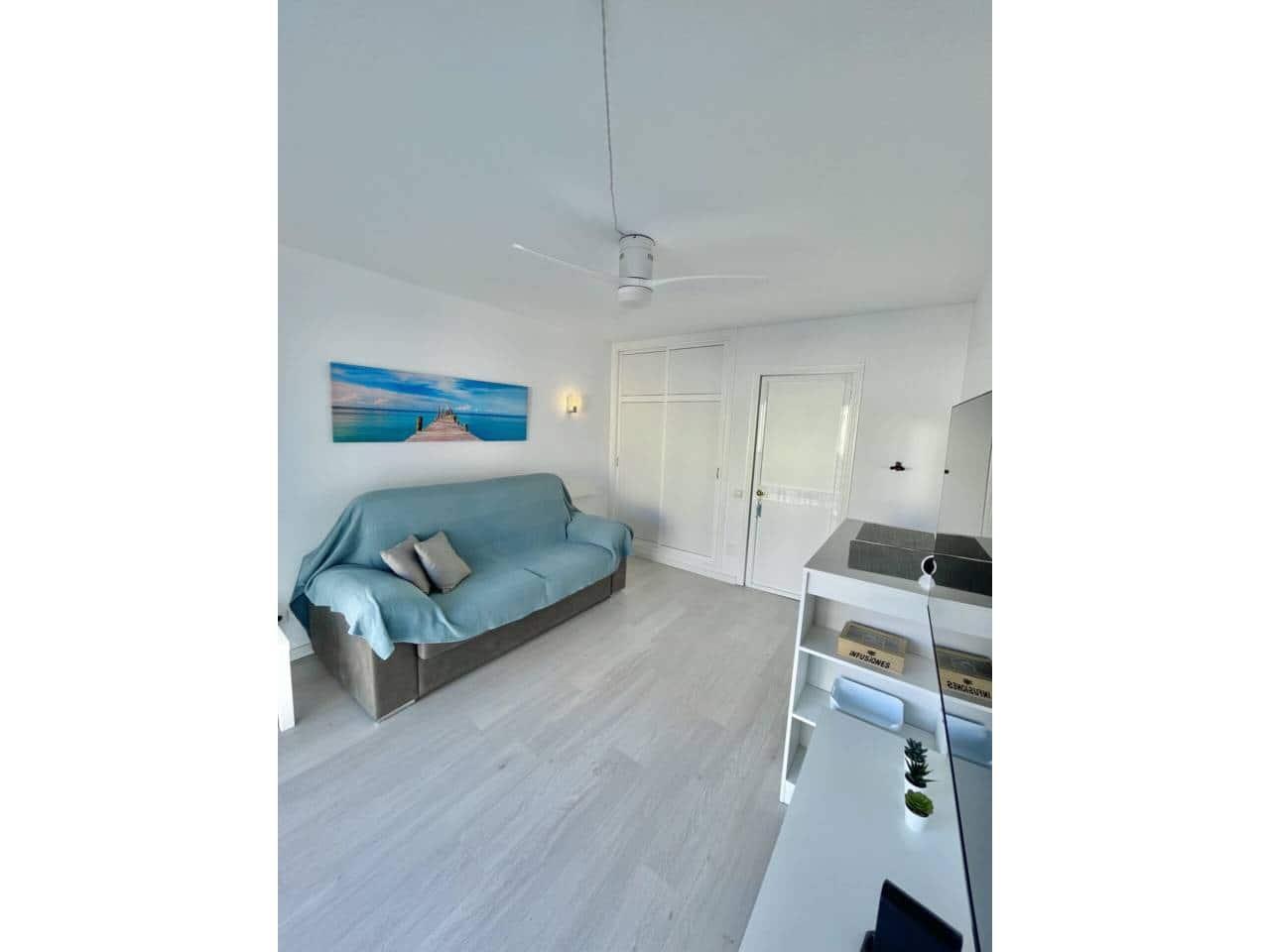 Flat te huur in Rincon de la Victoria met zwembad - € 750 (Ref: 10021851)
