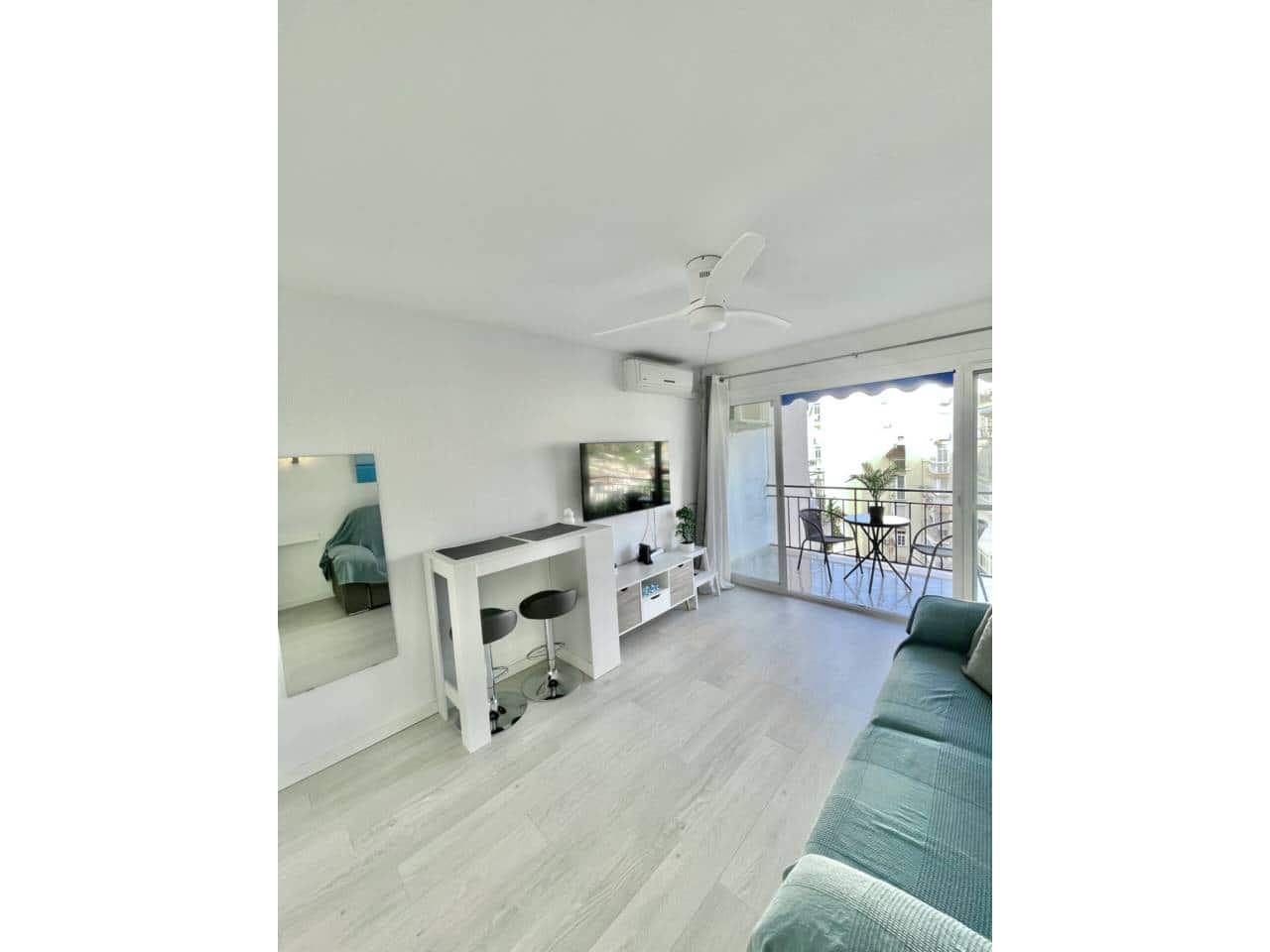 Flat te huur in Rincon de la Victoria met zwembad - € 750 (Ref: 10021851)