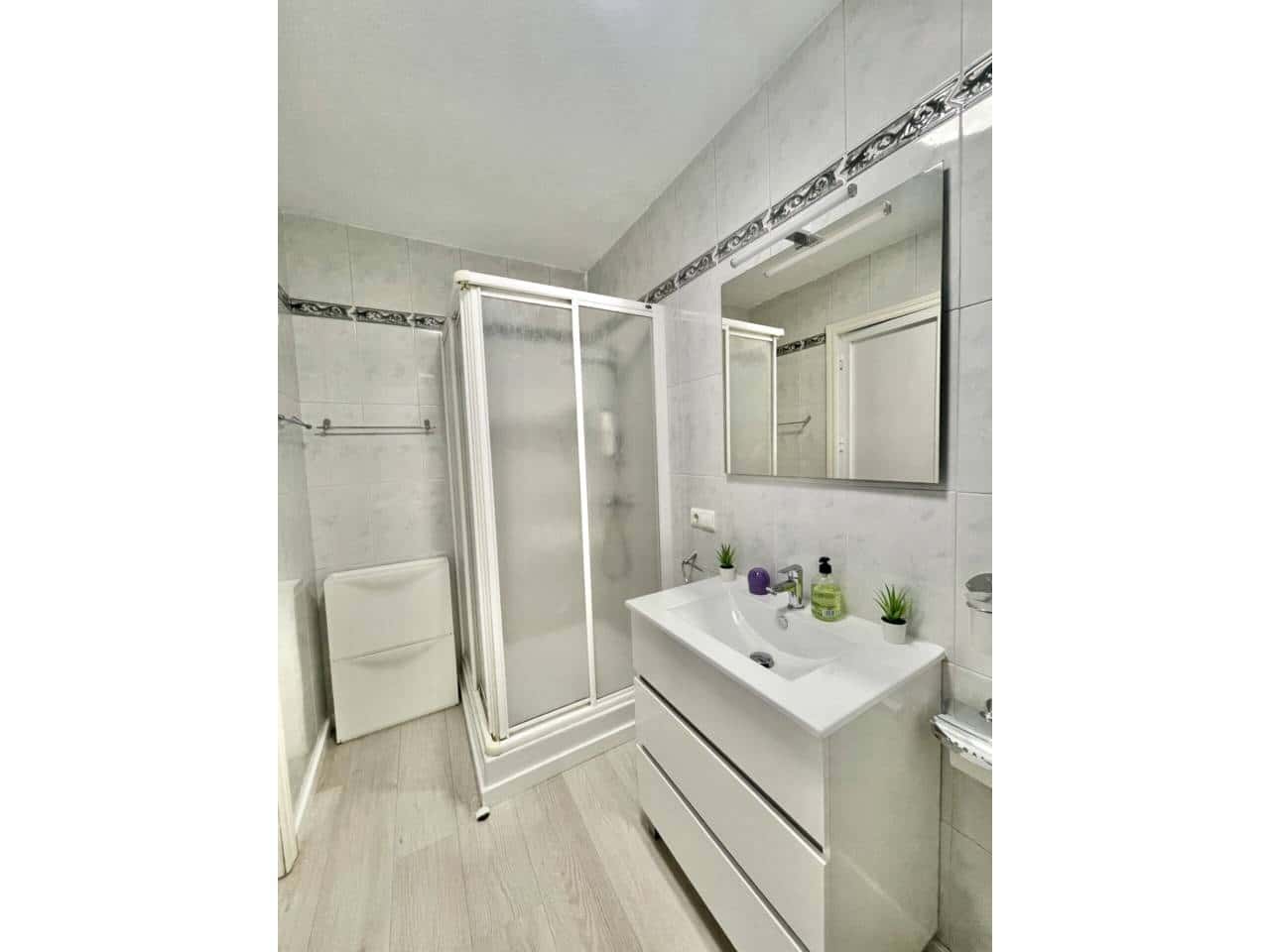 Flat te huur in Rincon de la Victoria met zwembad - € 750 (Ref: 10021851)