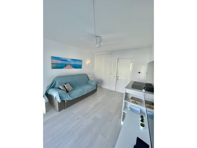 Flat te huur in Rincón de la Victoria met zwembad - € 750 (Ref: 10021851)