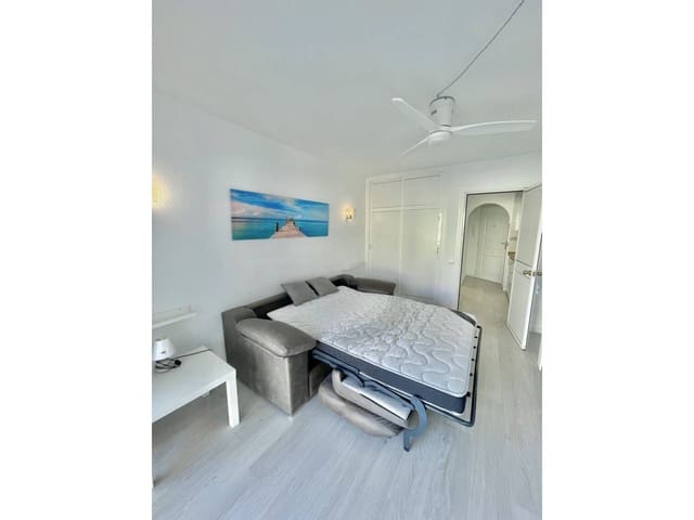 Flat te huur in Rincón de la Victoria met zwembad - € 750 (Ref: 10021851)