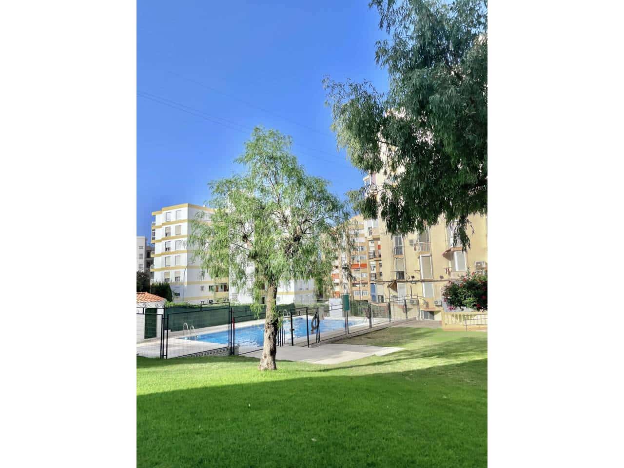 Flat te huur in Rincon de la Victoria met zwembad - € 750 (Ref: 10021851)