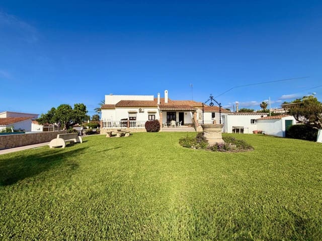 4 makuuhuone Huvila myytävänä paikassa Torre de Benagalbon, Rincón de la Victoria mukana uima-altaan 
autotalli - 849 500 € (Ref: 10031371)