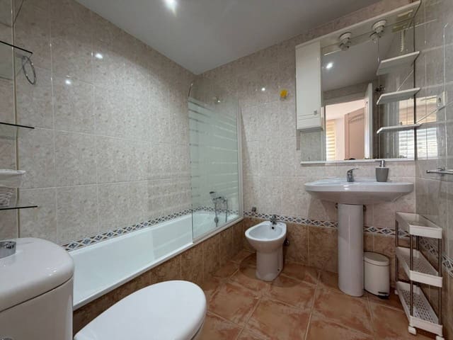2 bedroom Penthouse for rent in Rincón de la Victoria - € 1,200 (Ref: 10034808)