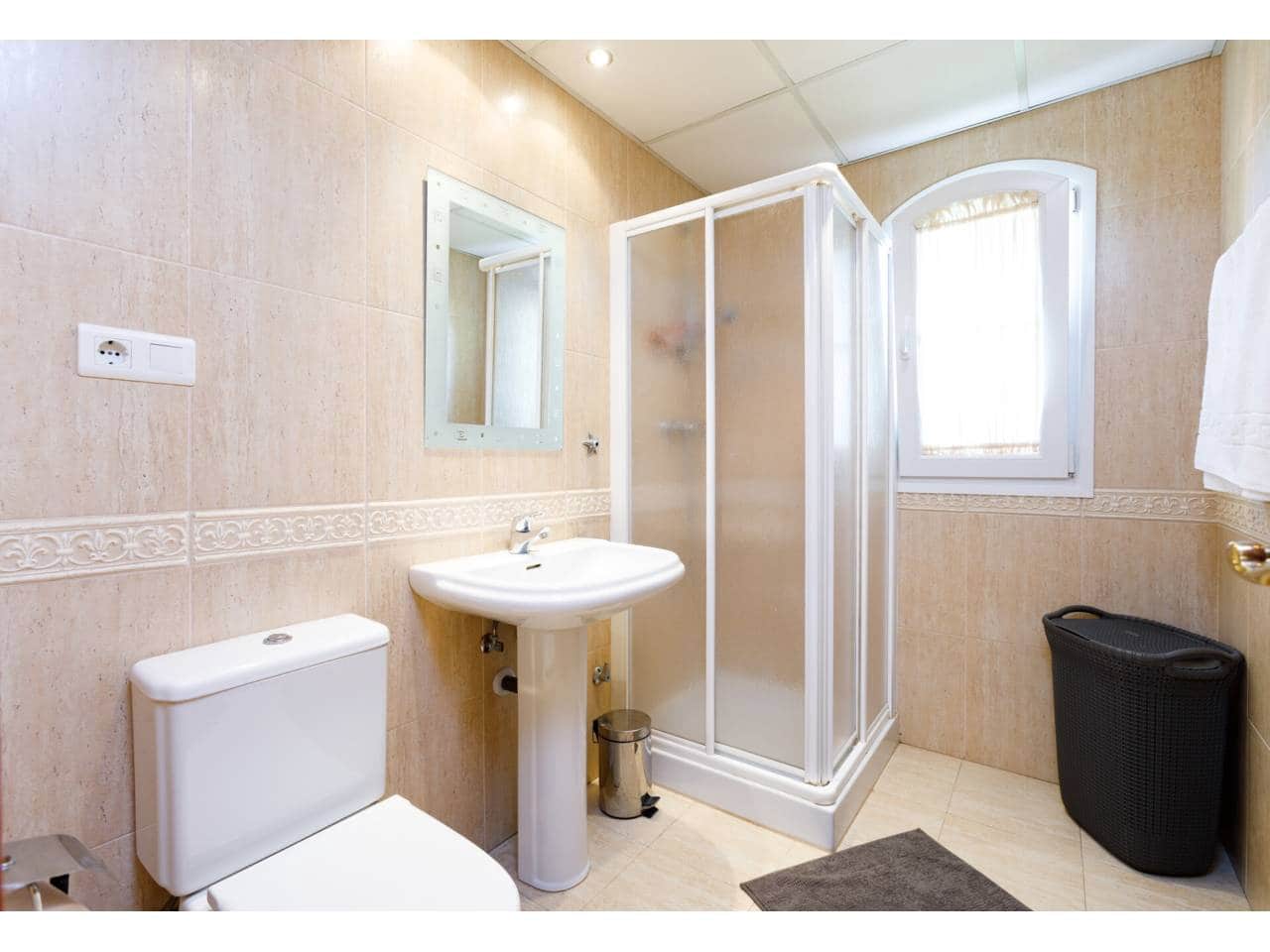 5 quarto Moradia para arrendar em Velez-Malaga com piscina garagem - 2 500 € (Ref: 10046655)