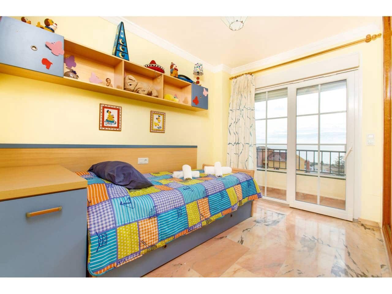 5 quarto Moradia para arrendar em Velez-Malaga com piscina garagem - 2 500 € (Ref: 10046655)