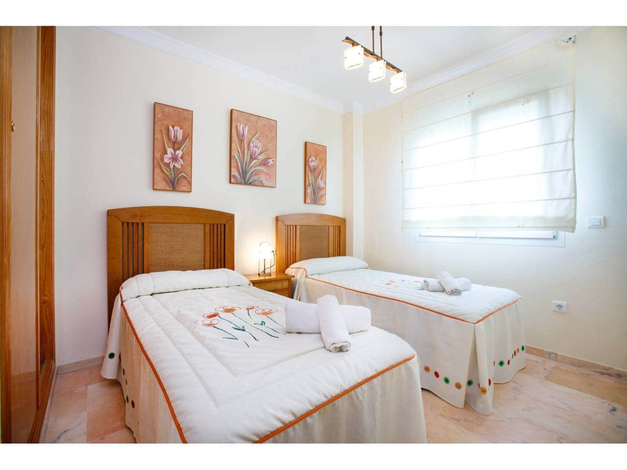 5 quarto Moradia para arrendar em Velez-Malaga com piscina garagem - 2 500 € (Ref: 10046655)