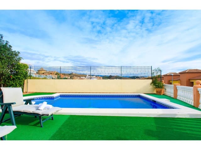 5 quarto Moradia para arrendar em Vélez-Málaga com piscina garagem - 2 500 € (Ref: 10046655)