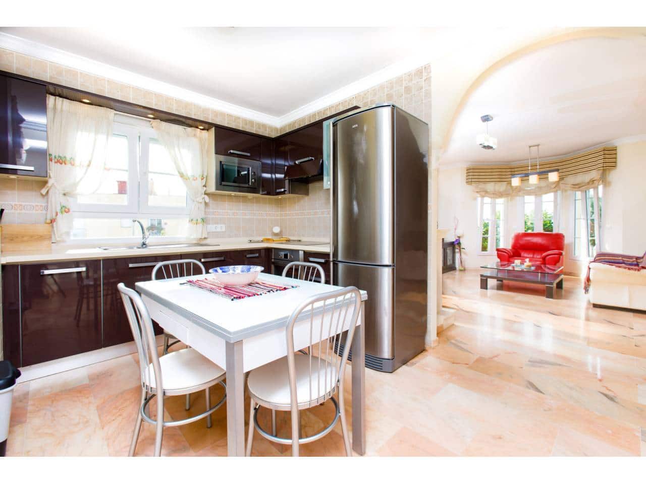 5 quarto Moradia para arrendar em Velez-Malaga com piscina garagem - 2 500 € (Ref: 10046655)