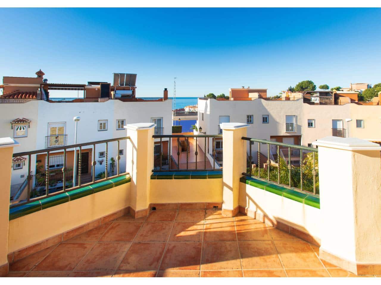 5 quarto Moradia para arrendar em Velez-Malaga com piscina garagem - 2 500 € (Ref: 10046655)