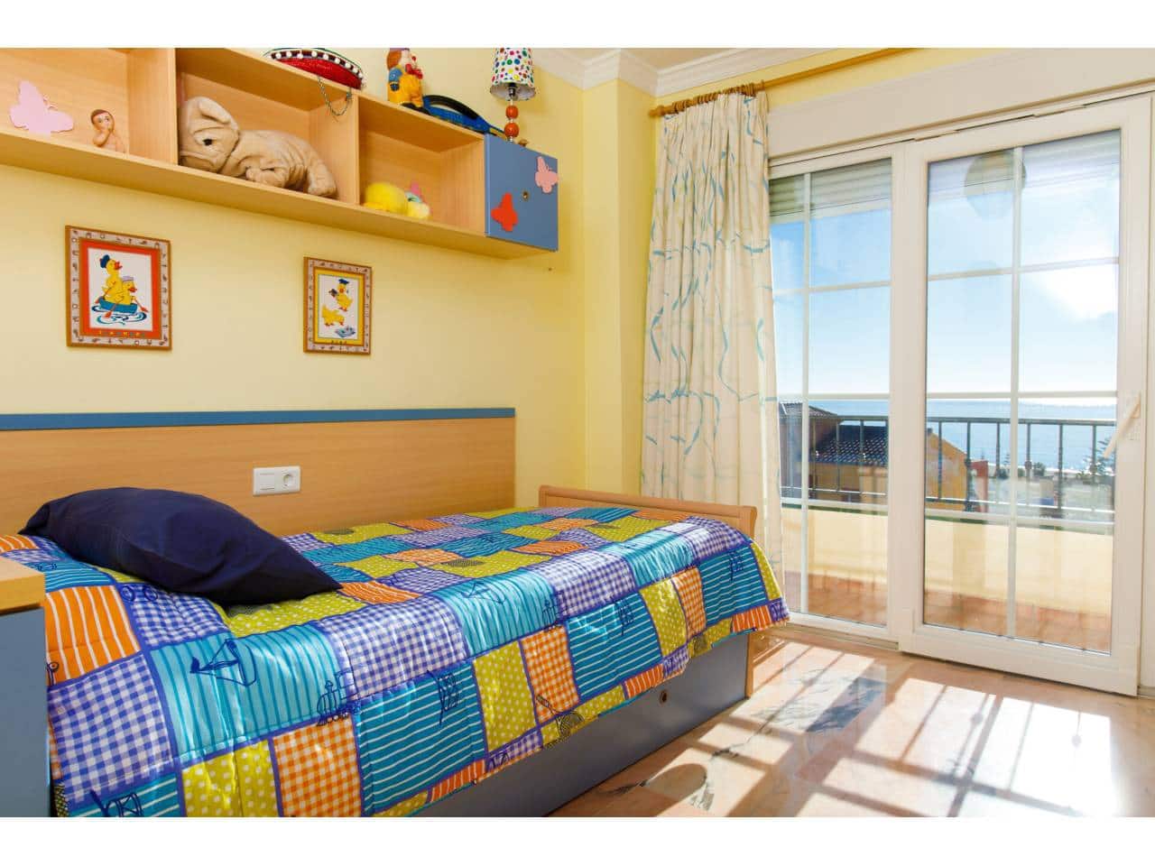 5 quarto Moradia para arrendar em Velez-Malaga com piscina garagem - 2 500 € (Ref: 10046655)