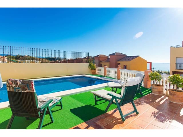 5 quarto Moradia para arrendar em Vélez-Málaga com piscina garagem - 2 500 € (Ref: 10046655)