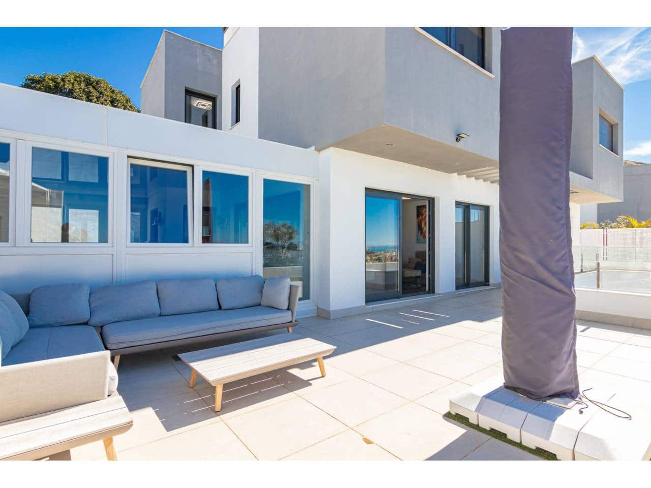 4 bedroom Semi-detached Villa for sale in Velez-Malaga with garage - € 630,000 (Ref: 10063672)
