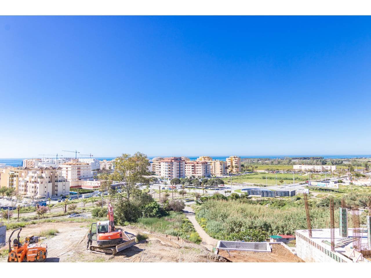 4 bedroom Semi-detached Villa for sale in Velez-Malaga with garage - € 630,000 (Ref: 10063672)