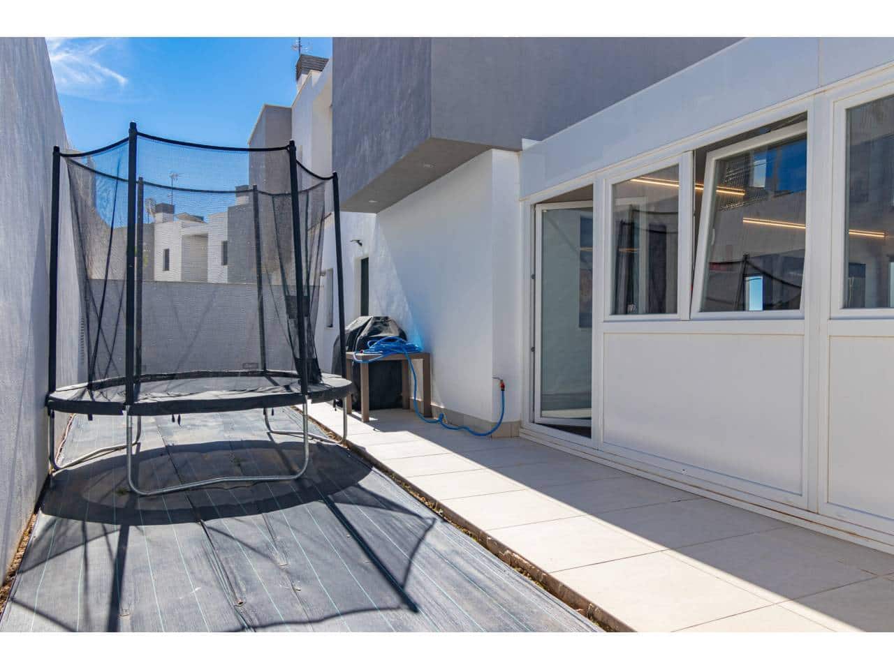 4 bedroom Semi-detached Villa for sale in Velez-Malaga with garage - € 630,000 (Ref: 10063672)