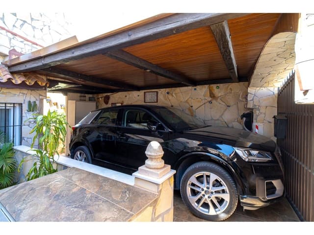 5 makuuhuone Huvila myytävänä paikassa Rincón de la Victoria mukana 
autotalli - 749 000 € (Ref: 10077368)