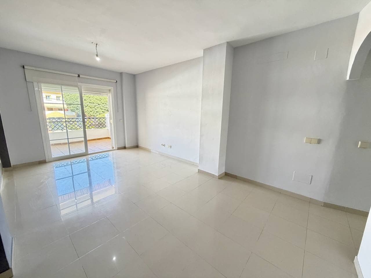 1 sovrum Lägenhet till salu i Torre de Benagalbon med garage - 270 000 € (Ref: 10094067)