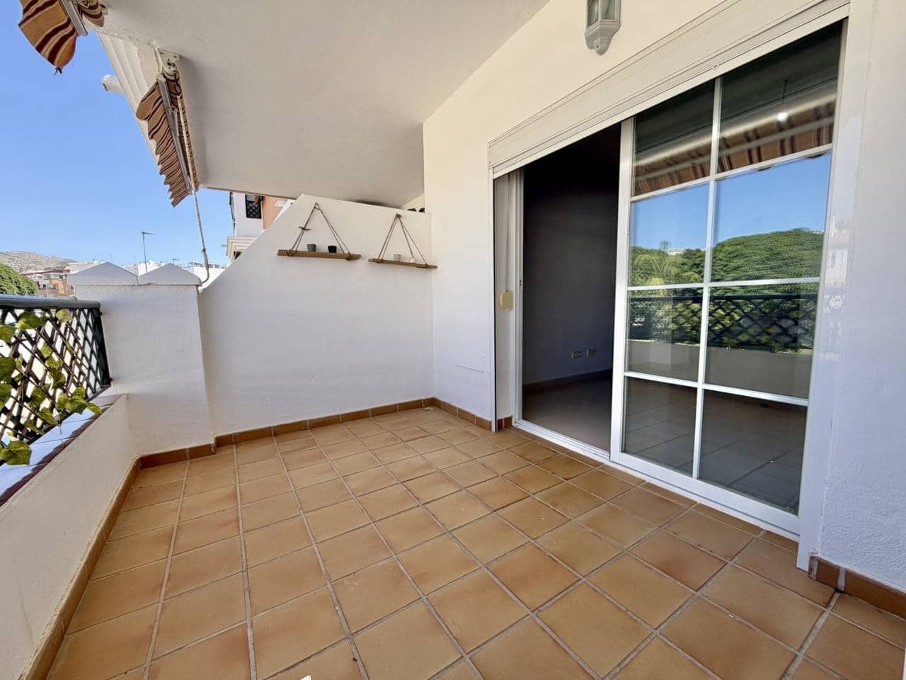 1 sovrum Lägenhet till salu i Torre de Benagalbon med garage - 270 000 € (Ref: 10094067)