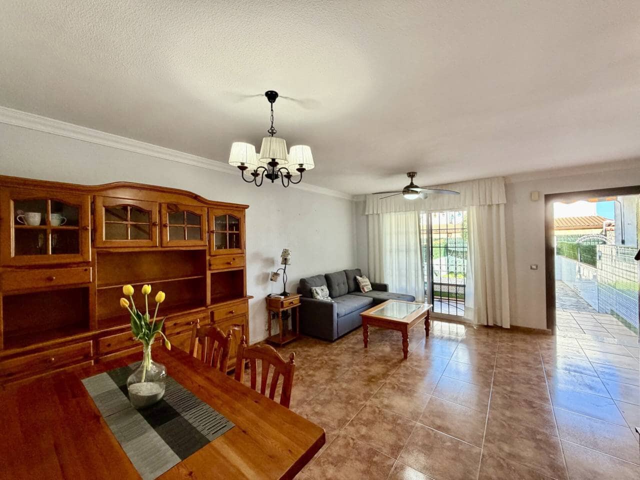 3 Zimmer Reihenhaus zu vermieten in Rincon de la Victoria mit Pool - 1.650 € (Ref: 10095647)