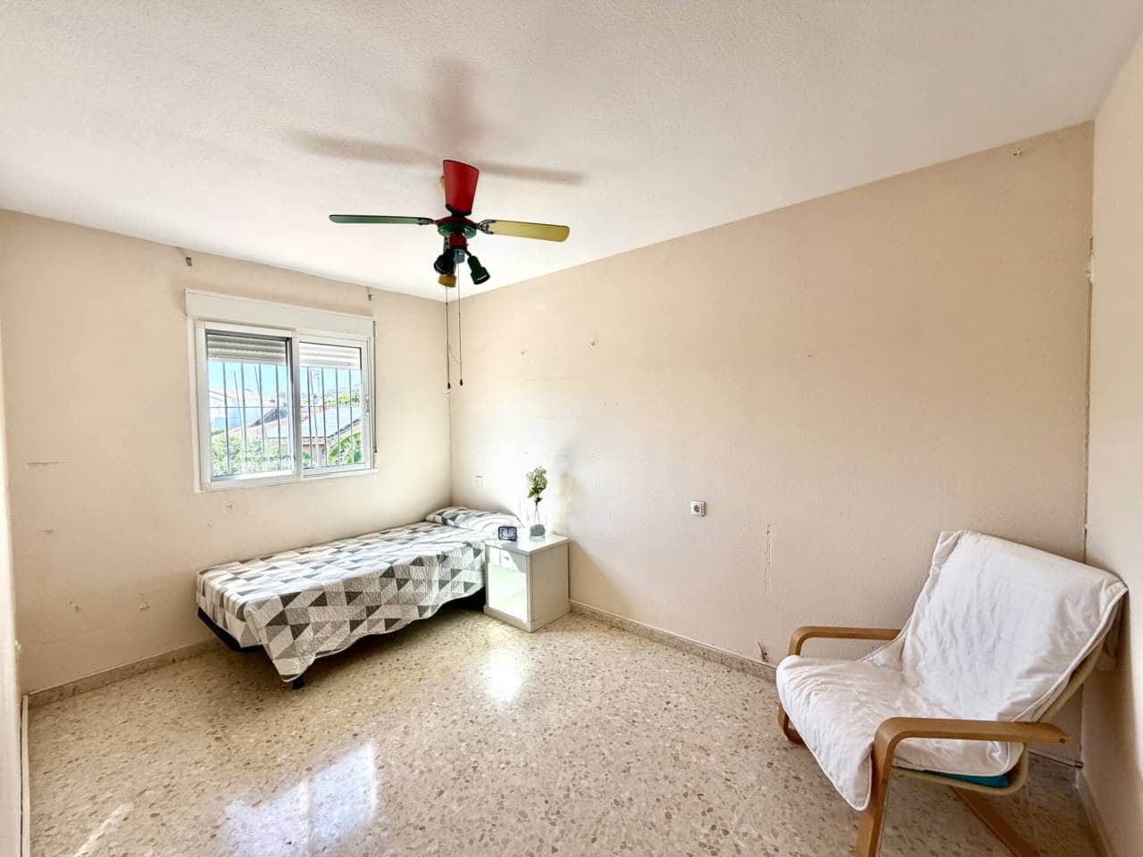 3 Zimmer Reihenhaus zu vermieten in Rincon de la Victoria mit Pool - 1.650 € (Ref: 10095647)