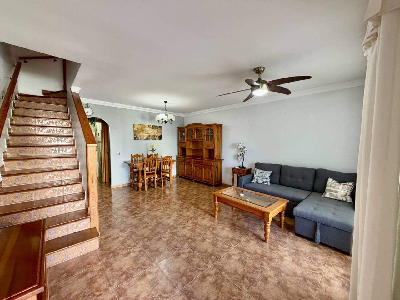 3 Zimmer Reihenhaus zu vermieten in Rincon de la Victoria mit Pool - 1.650 € (Ref: 10095647)