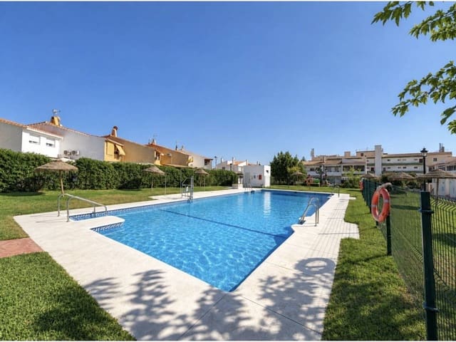 3 Zimmer Reihenhaus zu vermieten in Rincón de la Victoria mit Pool - 1.650 € (Ref: 10095647)