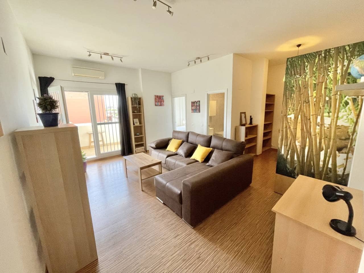 2 soveværelse Lejlighed til leje i Torre de Benagalbon med swimmingpool garage - € 900 (Ref: 10099563)