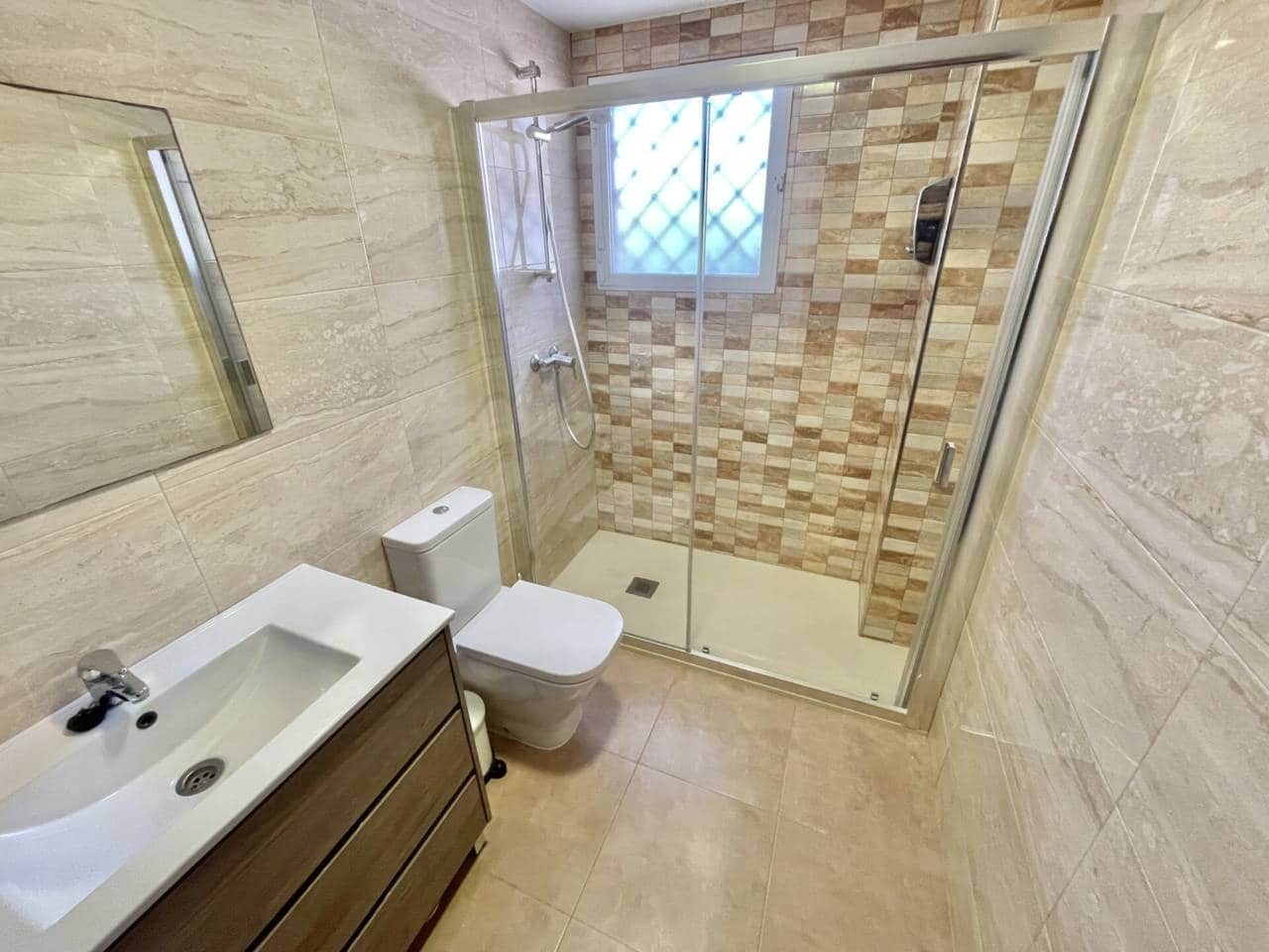 3 slaapkamer Flat te huur in Rincon de la Victoria met zwembad garage - € 1.400 (Ref: 10118662)