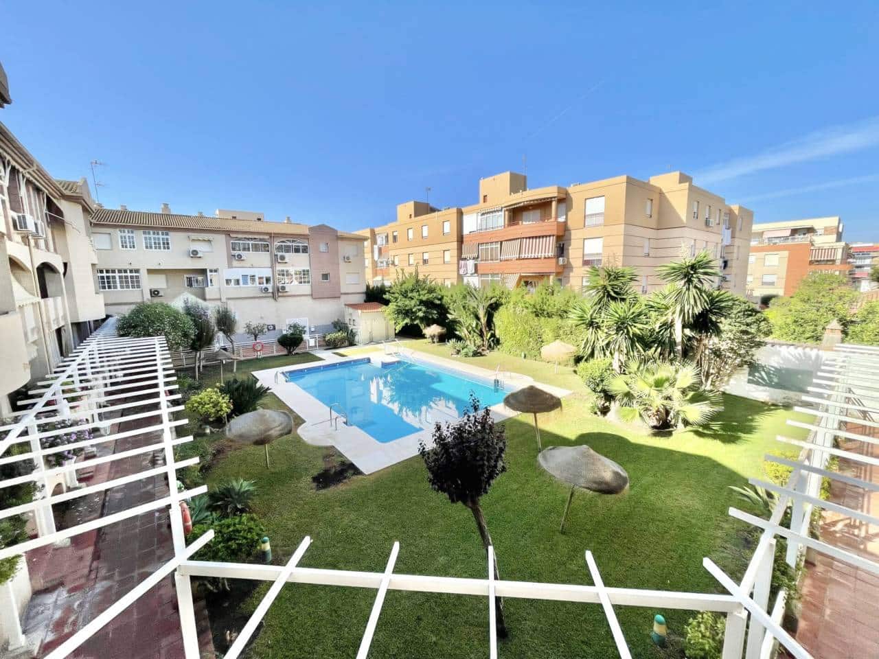 3 slaapkamer Flat te huur in Rincon de la Victoria met zwembad garage - € 1.400 (Ref: 10118662)
