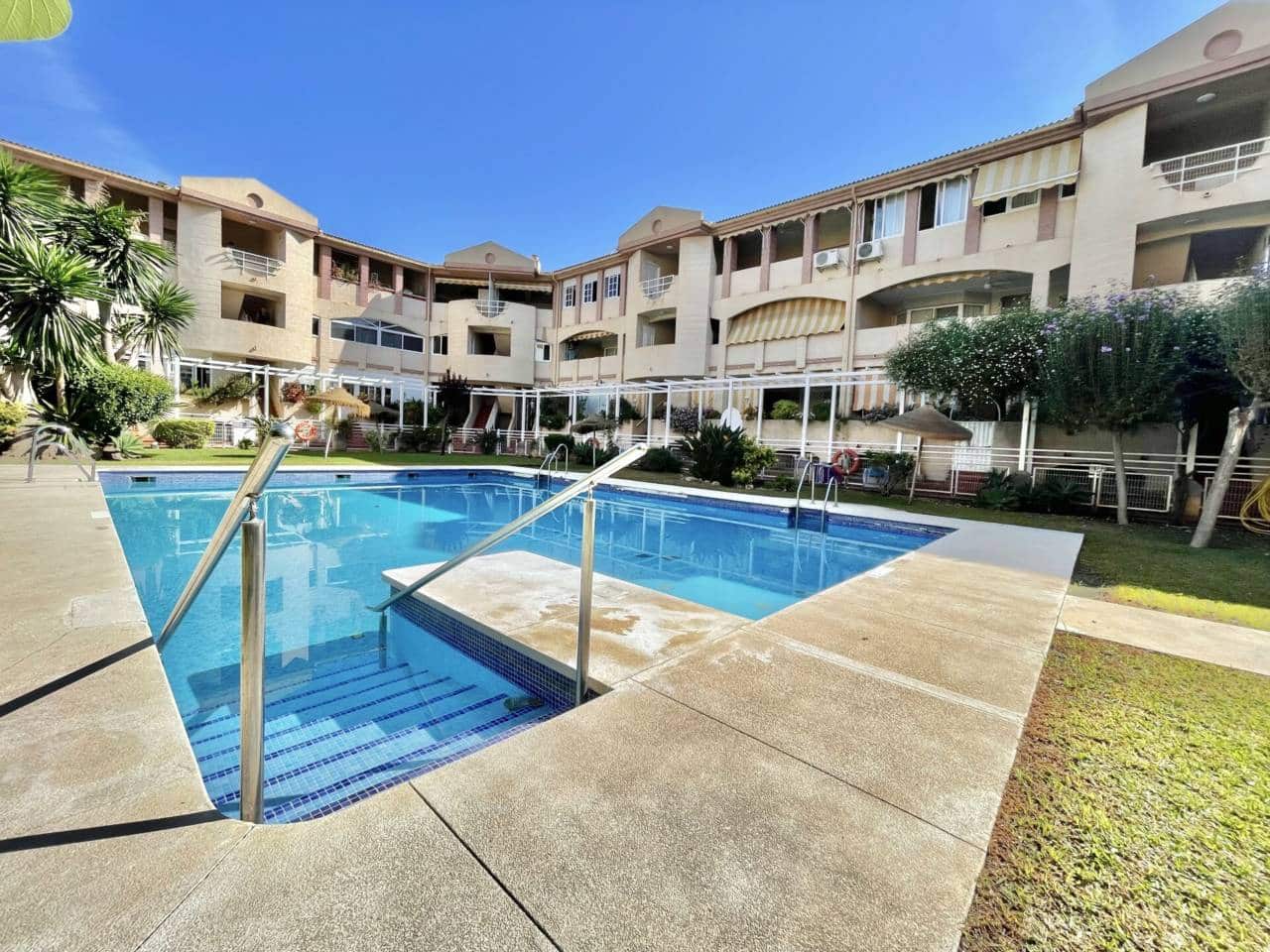 3 slaapkamer Flat te huur in Rincon de la Victoria met zwembad garage - € 1.400 (Ref: 10118662)