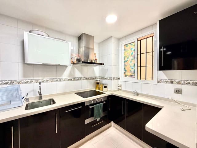 Appartement de 3 chambres à louer à Rincón de la Victoria avec garage - 1 100 € (Ref: 10118663)