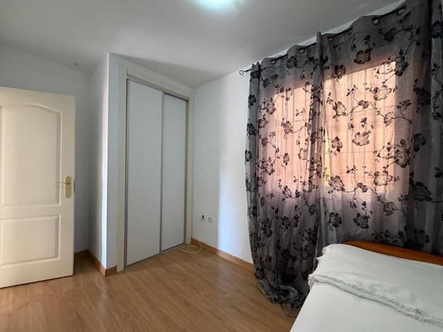 Appartement de 3 chambres à louer à Rincón de la Victoria avec garage - 1 100 € (Ref: 10118663)
