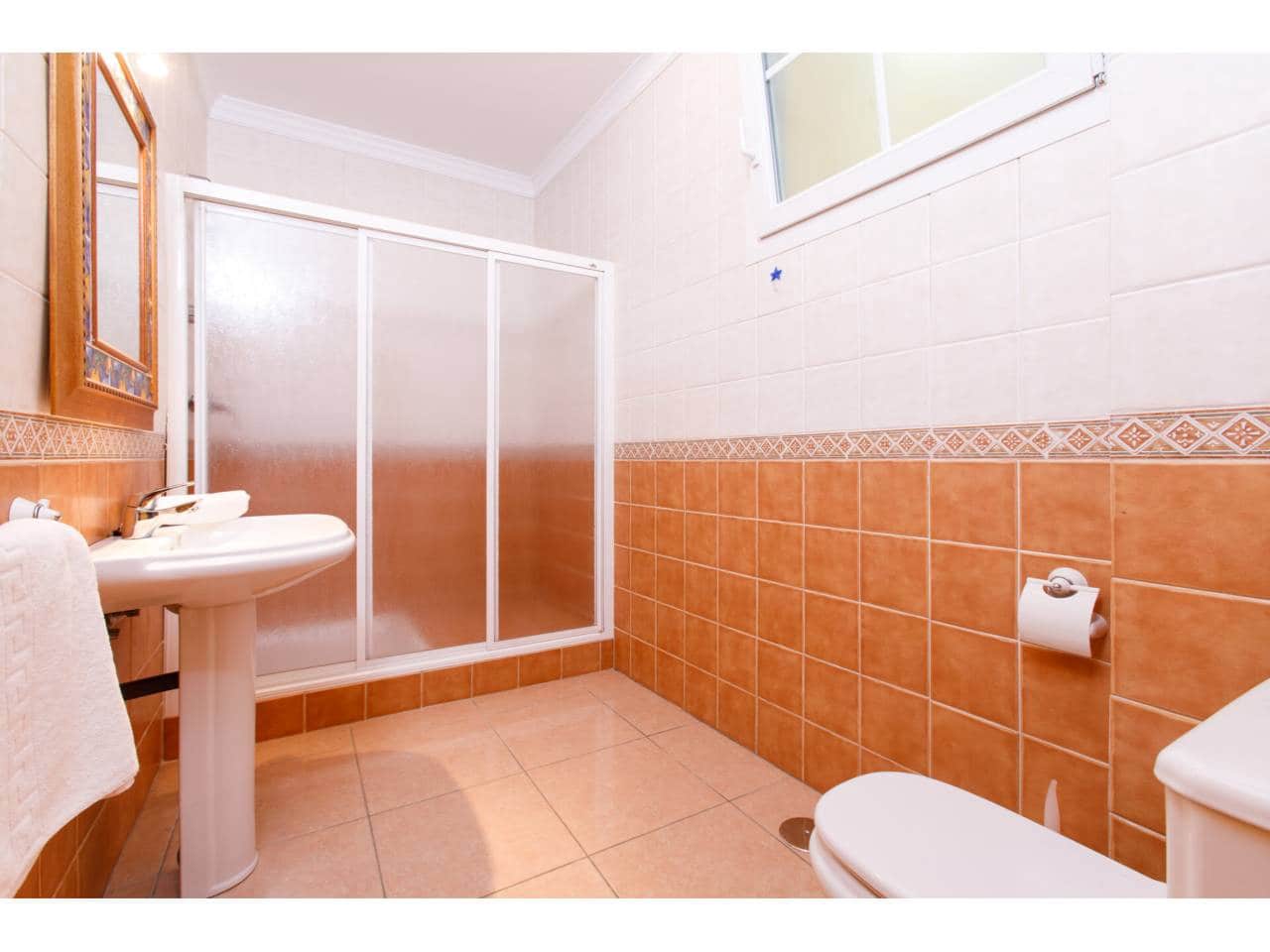 5 bedroom Villa for rent in Velez-Malaga with pool garage - € 2,200 (Ref: 10164010)