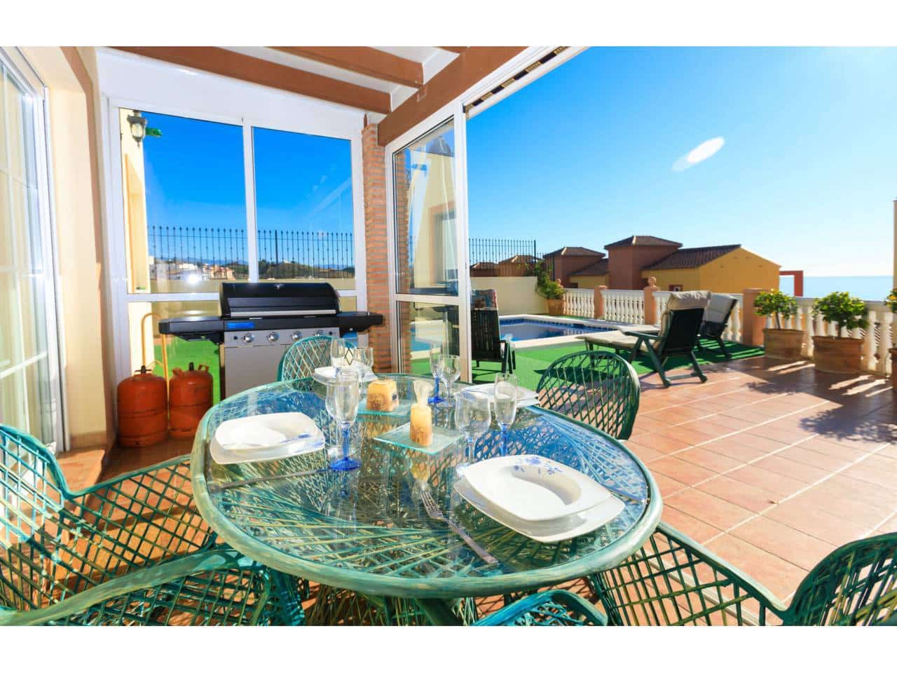 5 bedroom Villa for rent in Velez-Malaga with pool garage - € 2,200 (Ref: 10164010)