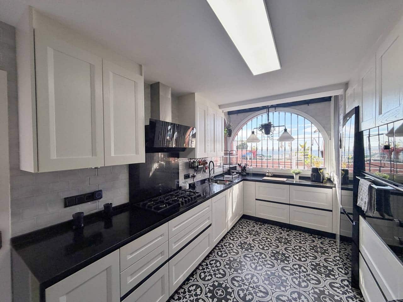 4 sypialnia Willa na sprzedaż w Rincon de la Victoria z basenem garażem - 870 000 € (Ref: 10173083)