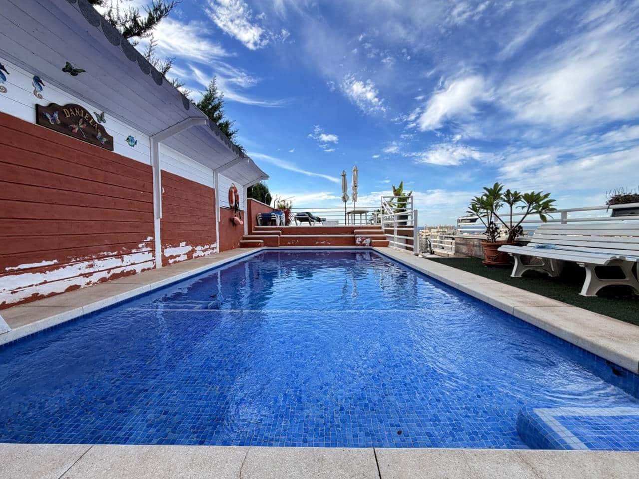 4 sypialnia Willa na sprzedaż w Rincon de la Victoria z basenem garażem - 870 000 € (Ref: 10173083)