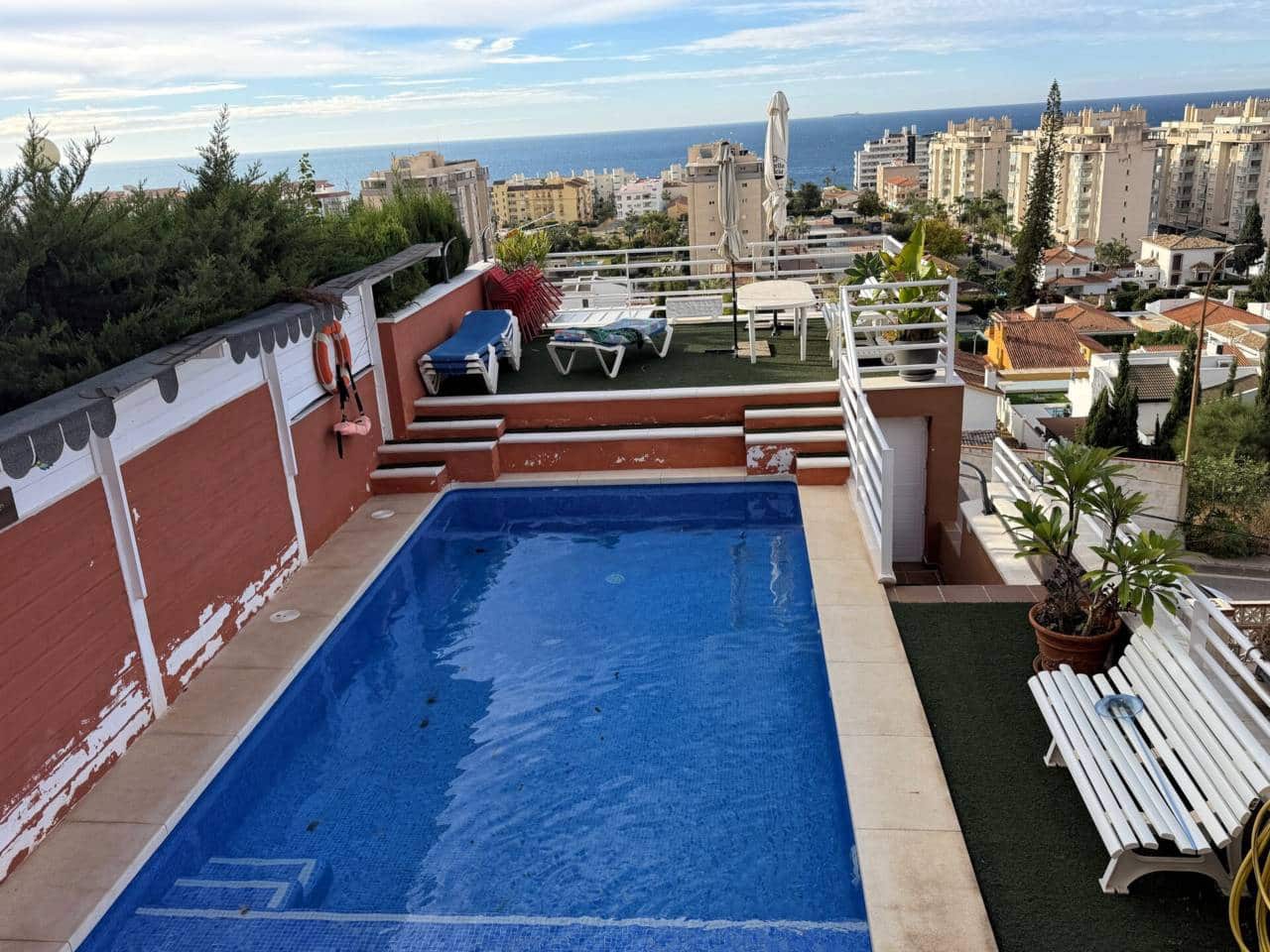 4 sypialnia Willa na sprzedaż w Rincon de la Victoria z basenem garażem - 870 000 € (Ref: 10173083)