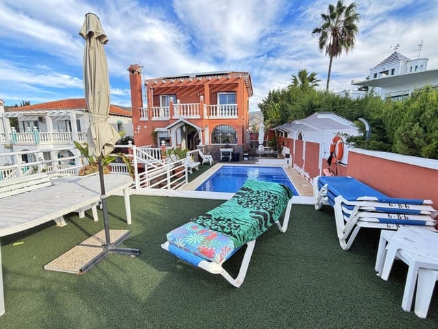 4 soveværelse Villa til salg i Rincón de la Victoria med swimmingpool garage - € 870.000 (Ref: 10173083)