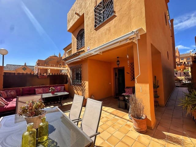 Pareado de 3 habitaciones en Torre de Benagalbon, Rincón de la Victoria en venta con piscina garaje - 505.000 € (Ref: 10174328)